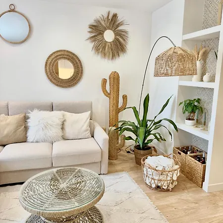 T3 6 Personnes De 60m2 Au Coeur De Ville, Terrasse Et Parking Gratuit Apartment Saint-Raphael (Var)