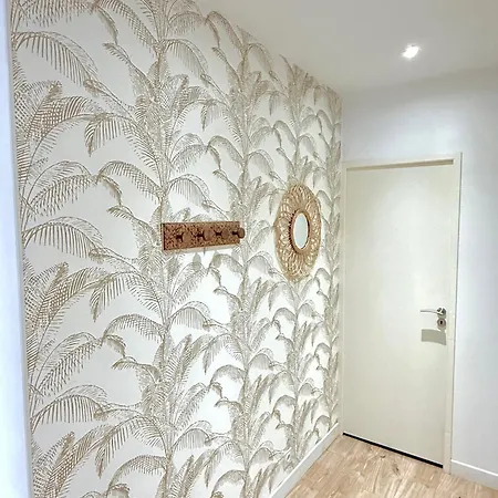 T3 6 Personnes De 60m2 Au Coeur De Ville, Terrasse Et Parking Gratuit Apartment Saint-Raphael (Var)