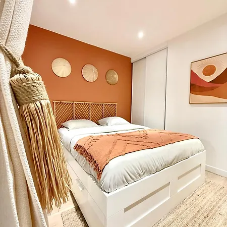 Apartment T3 6 Personnes De 60m2 Au Coeur De Ville, Terrasse Et Parking Gratuit