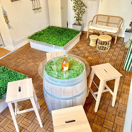 Apartment T3 6 Personnes De 60m2 Au Coeur De Ville, Terrasse Et Parking Gratuit Saint-Raphael (Var)